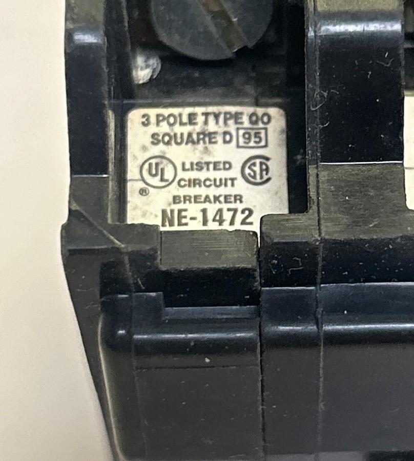 Used SQUARE D,Q0315,CIRCUIT BREAKER 15A 240V 3P LOT OF 2