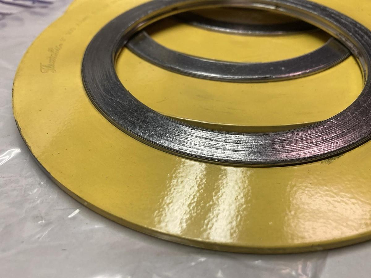 Flexitallic,900 ASME,3 Inch Spiral Round Gasket B16.20 304/FG LOT OF 4