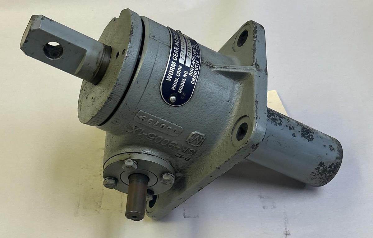Used DUFF NORTON,CM9005-6-1,WORM GEAR ACTUATOR