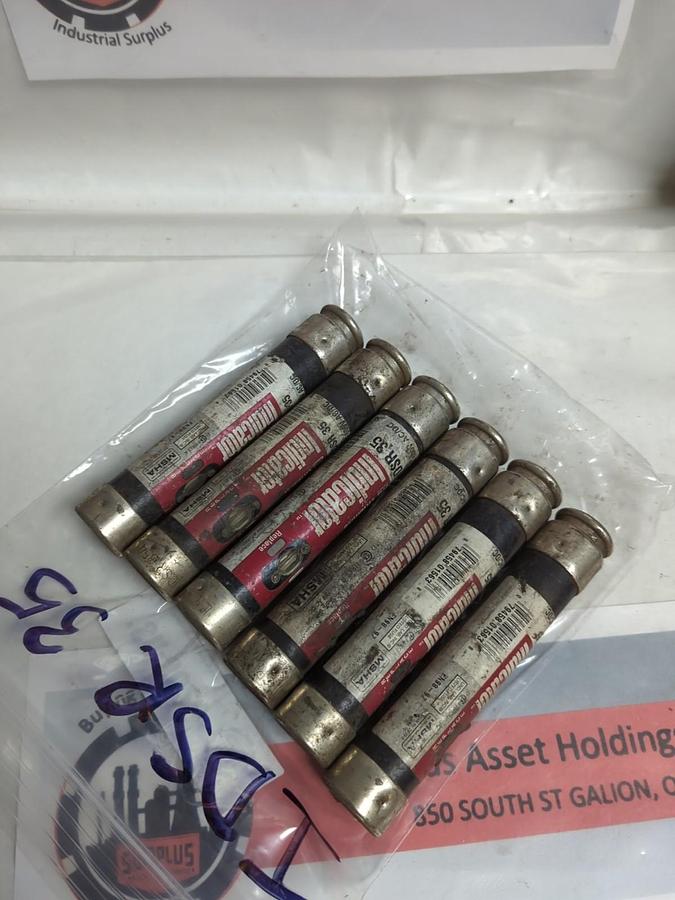 Used LITTELFUSE,IDSR35,INDICATOR FUSE 35 AMP LOT OF 6 PRE-OWNED