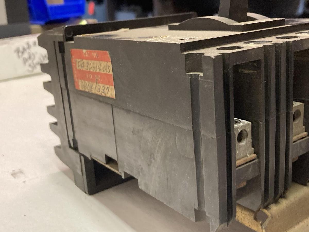 Used Square D,FA36004111S,3-Pole Molded Case Circuit Breaker 4A 600VAC
