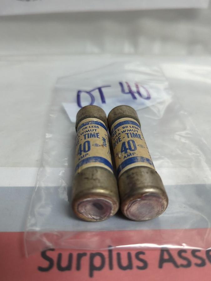 Used SHAWMUT,OT40,ONE TIME 40 AMP FUSE LOT OF 2 PRE-OWNED