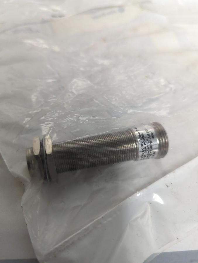 ALLEN BRADLEY,871TM-B5C18-N3,INDUCTIVE PROXIMITY SENSOR NOS