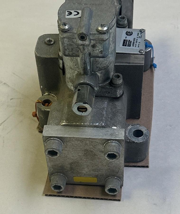 Used PARKER,L6558910253,SOLENOID VALVE