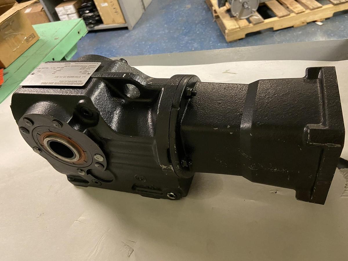 SEW Eurodrive,KH37/TAQA100/4,Gear Reducer Ratio 24.99 Output 56