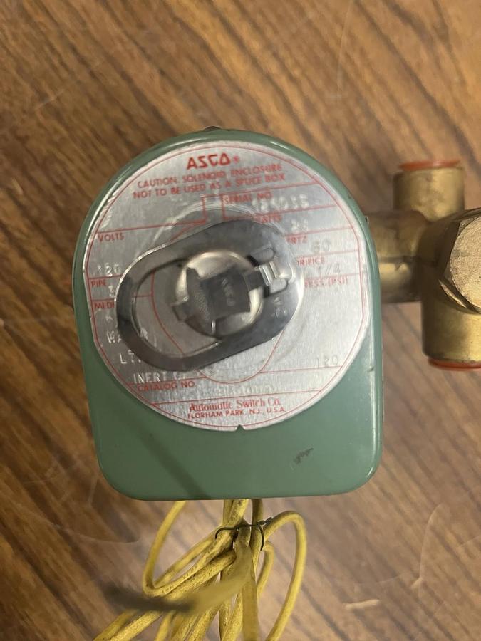 Used ASCO,8300D9U,SOLENOID VALVE 120V 3/8"