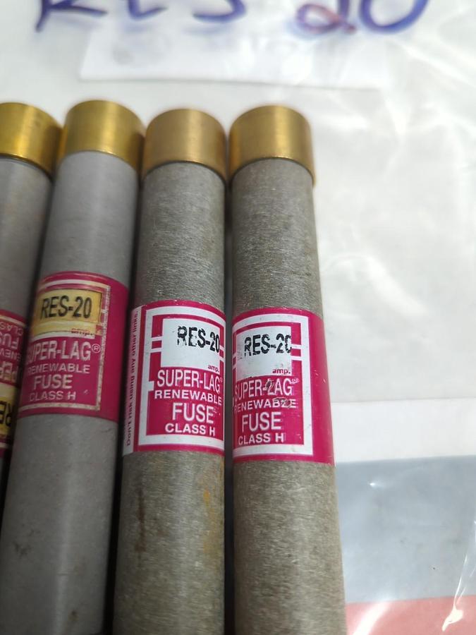 COOPER BUSSMANN,RES-20,RENEWABLE 20 AMP FUSE LOT OF 4 PRE-OWNED