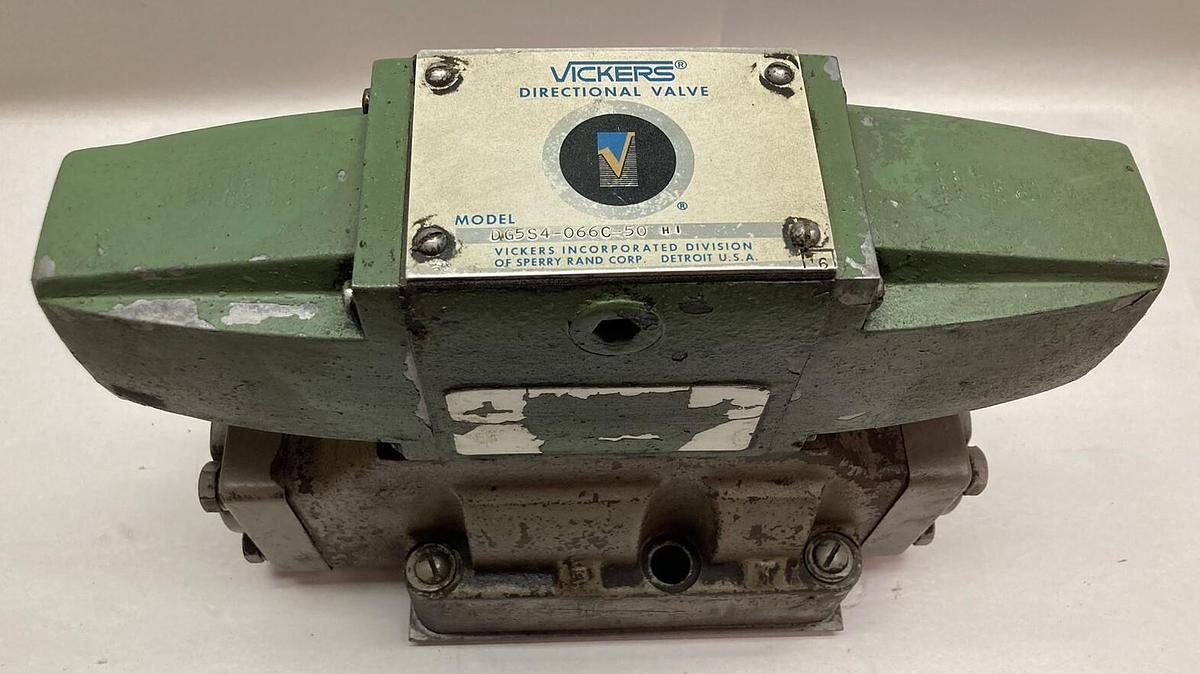 Used Vickers,DG5S4-066C-50 H1,Two Stage Hydraulic Directional Valve w/Valve Block