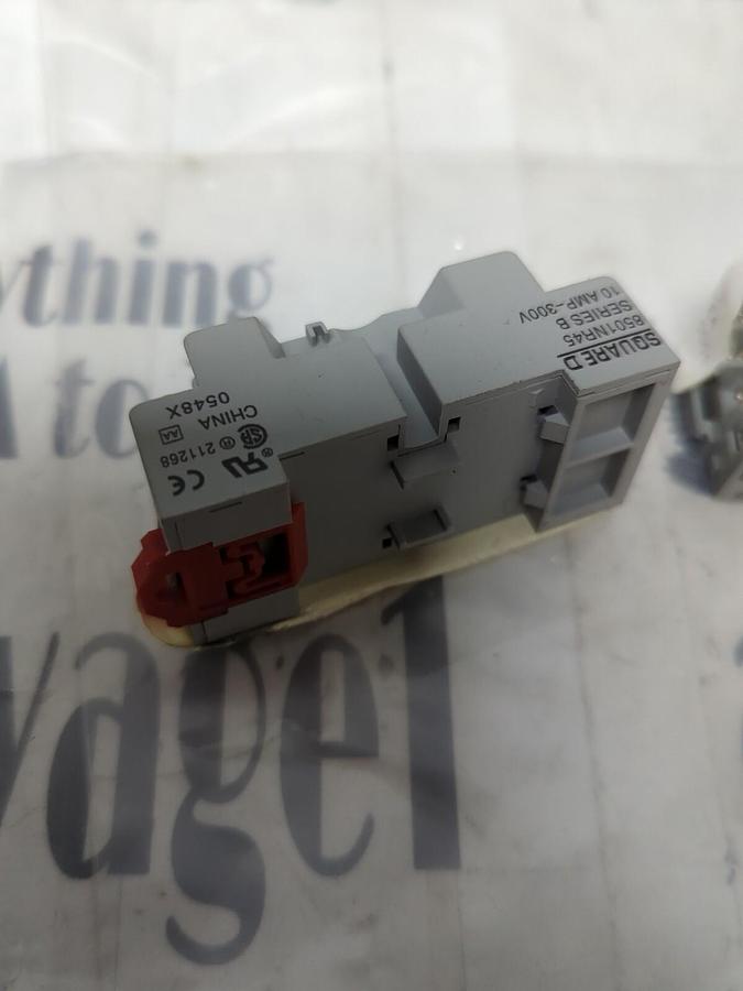 SQUARE D,8501NR45,SERIES  B RELAY SOCKET 10 AMP 300V LOT OF 2 NOS