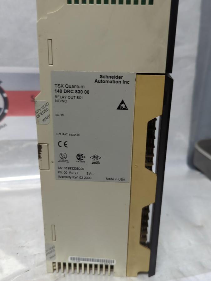 Used SCHNEIDER AUTOMATION,140 DRC 830 00,TSX QUANTUM OUTPUT MODULE USED