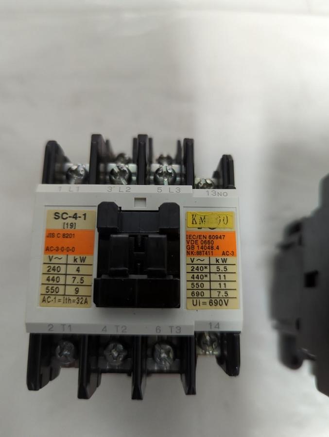 Used FUJI,SC19AA,CONTACTOR 3-POLE SC-4-1 LOT OF 2 PRE-OWNED