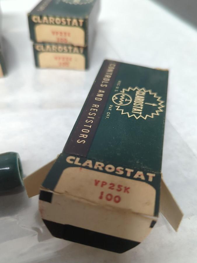 CLAROSTAT,YP25K,RESISTOR 100 LOT OF 8 NOS