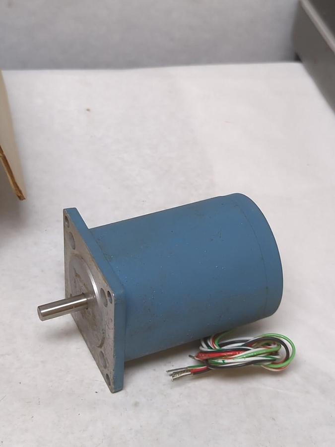 SUPERIOR ELECTRIC,M062-FC09,SYNCHRONOUS STEPPING MOTOR 1.65 VOLT 4.7 AMP NOS