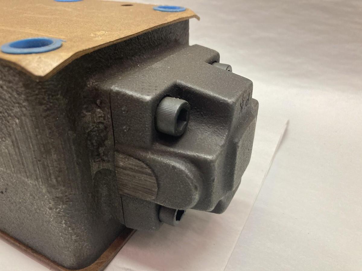 Vickers,DGPC-06-DADB-51,Pilot Operated Check Valve