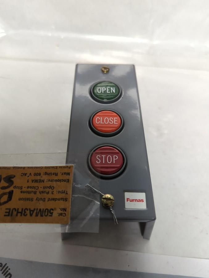 FURNAS,50MA3HJE,3-PUSH BUTTON COVER ONLY OPEN-CLOSE-STOP NOS