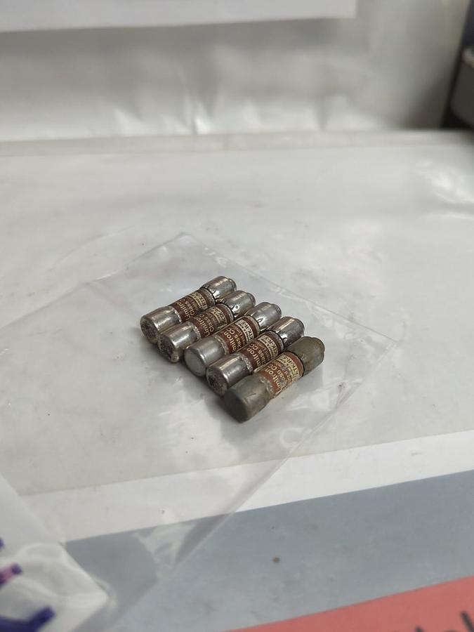 Used COOPER BUSSMANN,KTK-R-5,LIMITRON 5 AMP FUSE LOT OF 5 PRE-OWNED