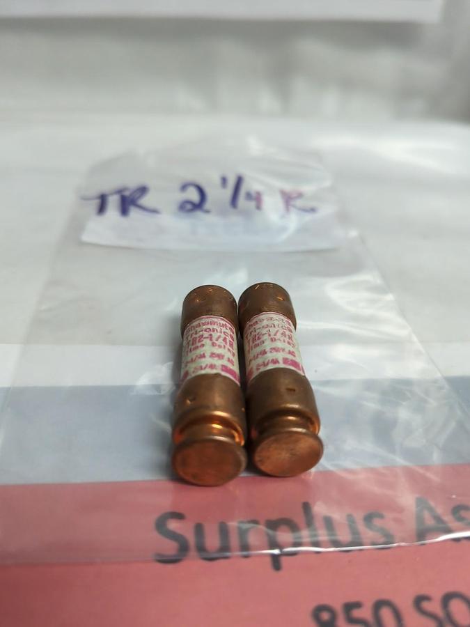 Used GOULD SHAWMUT,TR-2-1/4R,TRI-ONIC 2-1/4 AMP FUSE LOT OF 2 PRE-OWNED