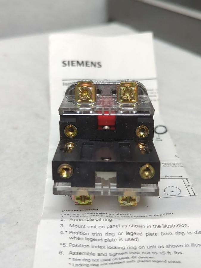 FURNAS,52SA2GDBJ2K1,3-POSITION SELECTOR OPERATOR WHITE NEMA 4/12 NOS