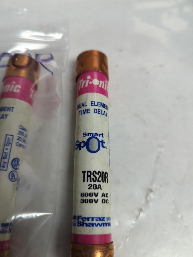 Used FERRAZ SHAWMUT,TRS20R,SMART-SPOT FUSE 20 AMP LOT OF 3 PRE-OWNED