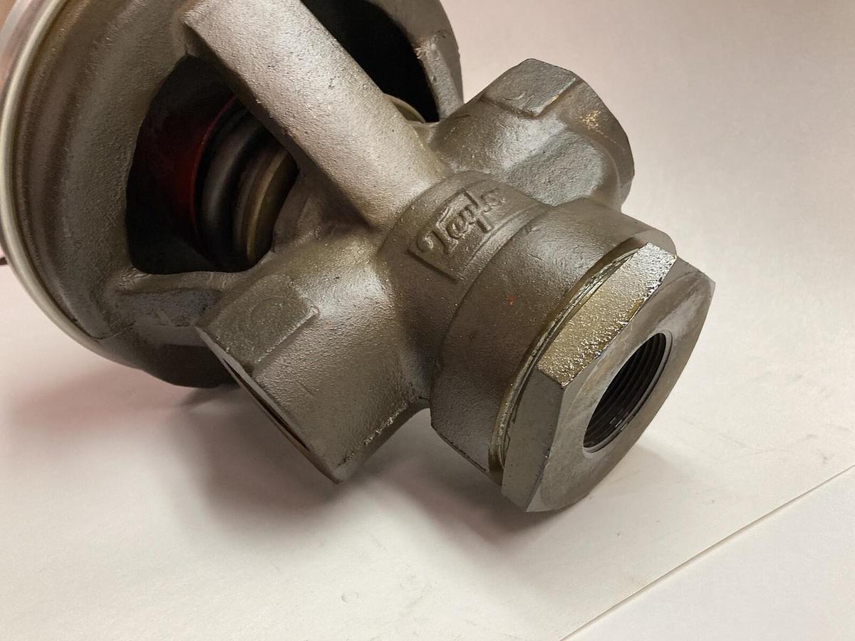 Used Sybron Taylor,E1548,3-Way Steel Threaded Valve