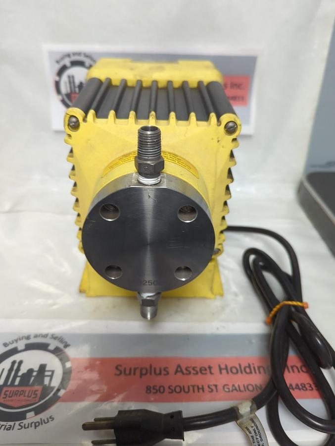Used MILTON ROY,C711-277,METERING PUMP 120VAC 50/60HZ 3.5A PRE-OWNED