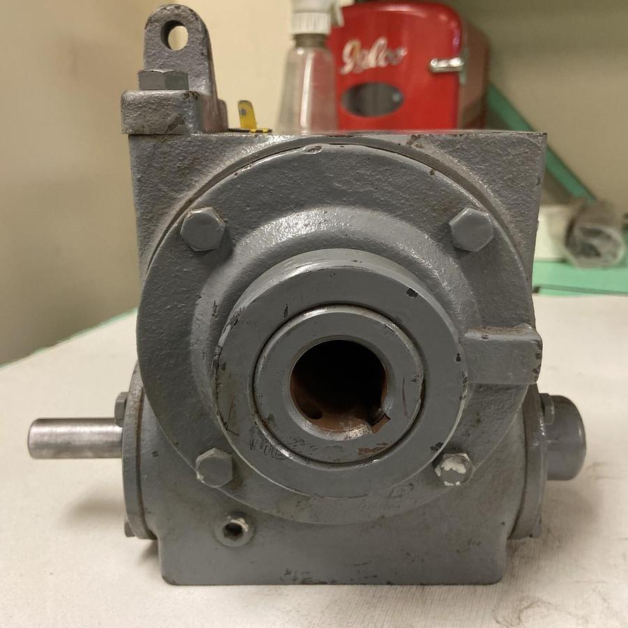 Hub City,02-20-10402-212,Gear Reducer Model 212 Ratio 5:1WR Style A