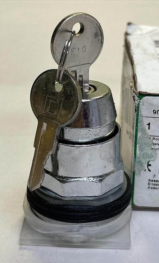 SCHNEIDER ELECTRIC,9001KS12K1,KEY OPERATED SELECTOR SWITCH NOS