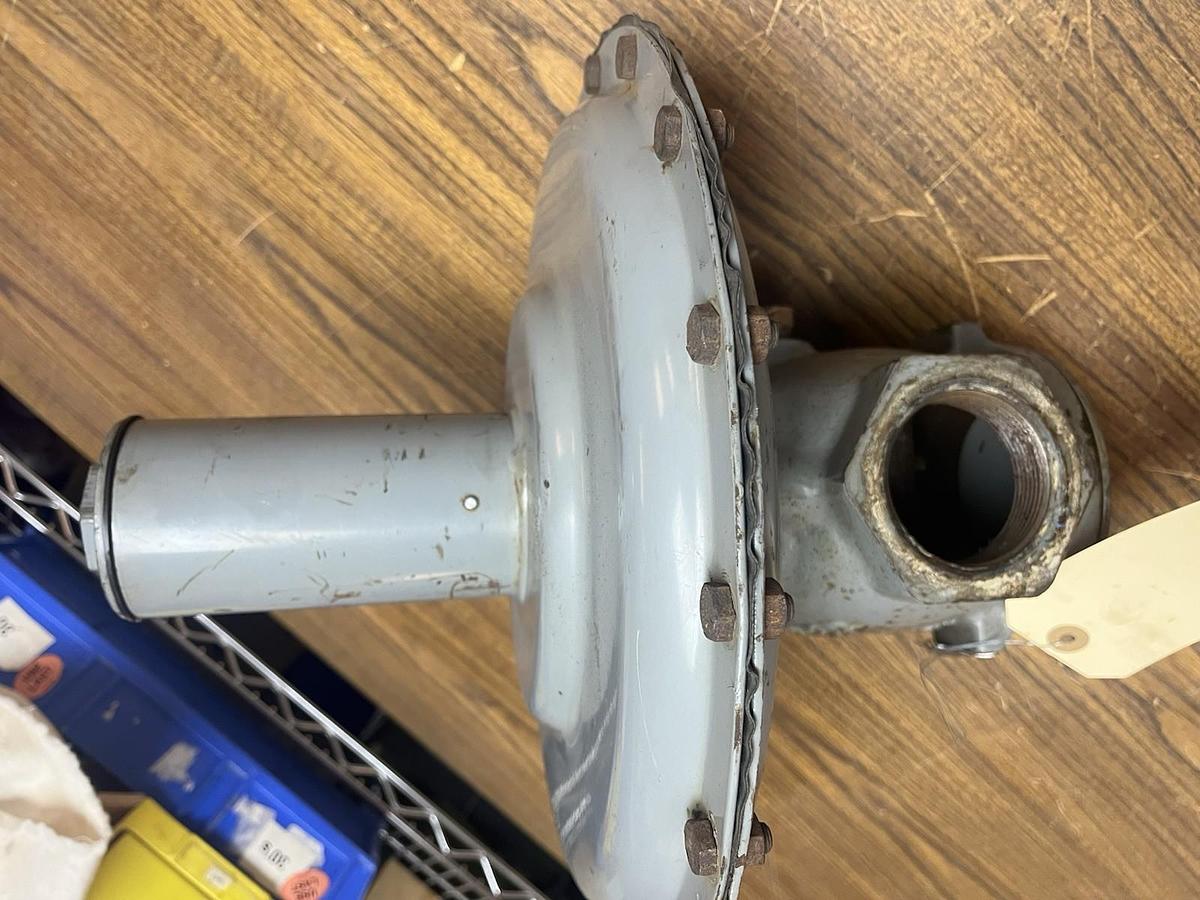 Used FISHER,TYPE 66R,VAPOR RECOVERY VALVE 2" DN1112