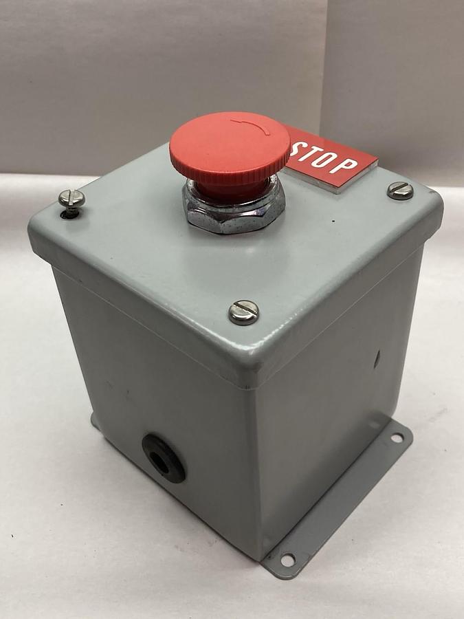 Used Saginaw,AT661001 E-69392,Push Button Enclosure