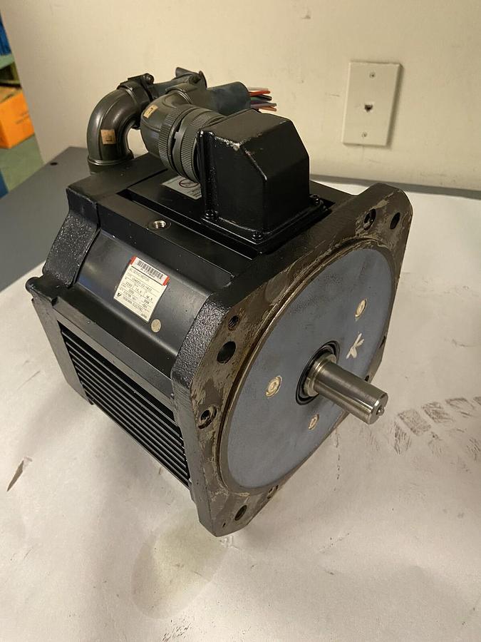 Used Yaskawa,USADED-22YR32,Servo Motor 2.2kW 16.6A 2000RPM