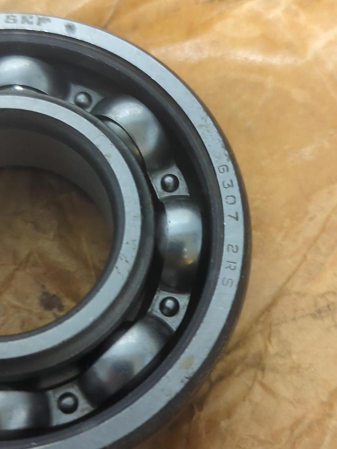 SKF,6307 2RS,DEEP GROOVE BALL BEARING NOS