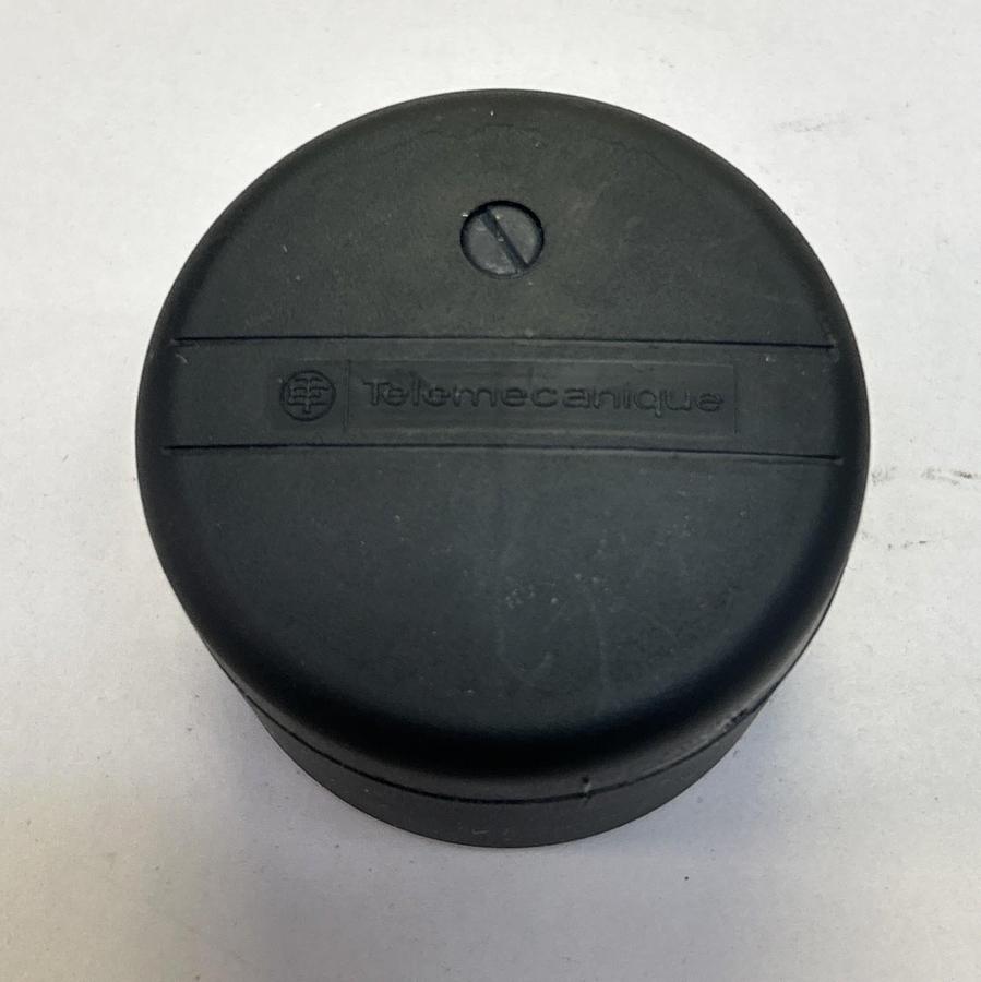 TELEMECANIQUE,XVAC211,STACK LIGHT BEACON COVER AND BASE NOS