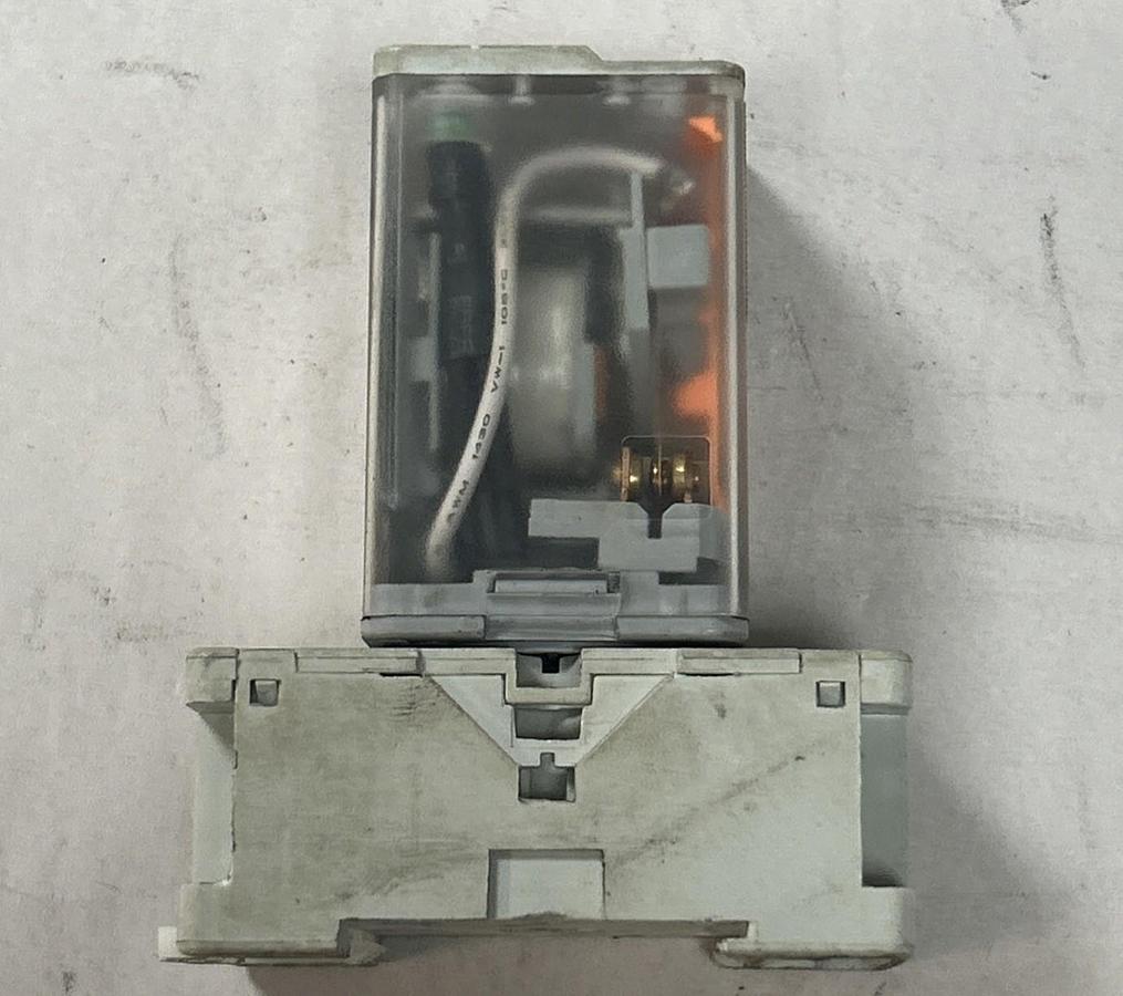 Used AUTOMATION DIRECT,750-2C-120A,RELAY W/ 700-HN100 SOCKET BASE