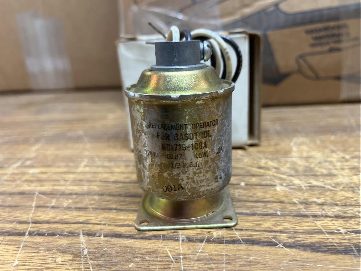 JOHNSON CONTROLS,R61719-108A,VALVE COIL 120V 60HZ