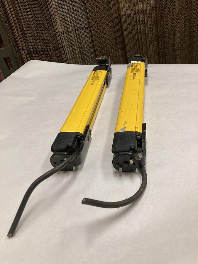 Used Keyence,GL-R08L,Light Curtain Transmitter with Receiver 280MM 24V