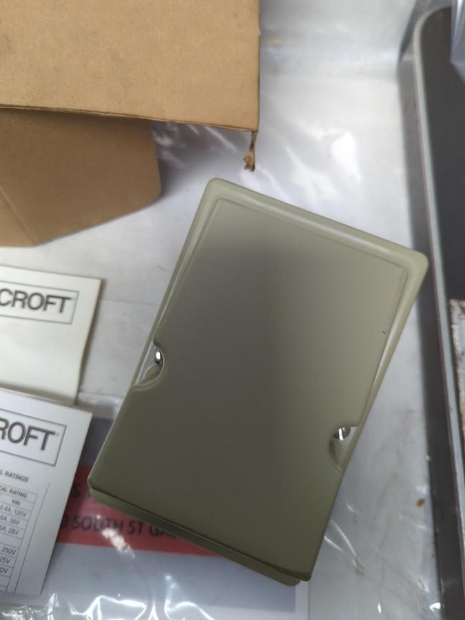 ASHCROFT,LPDN4GGV07,PRESSURE SWITCH 400PSI NOS