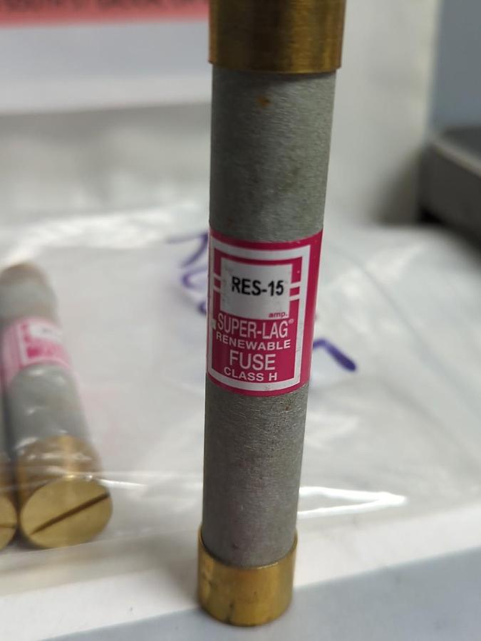 COOPER BUSSMANN,RES-15,RENEWABLE FUSE 15 AMP LOT OF 8 PRE-OWNED