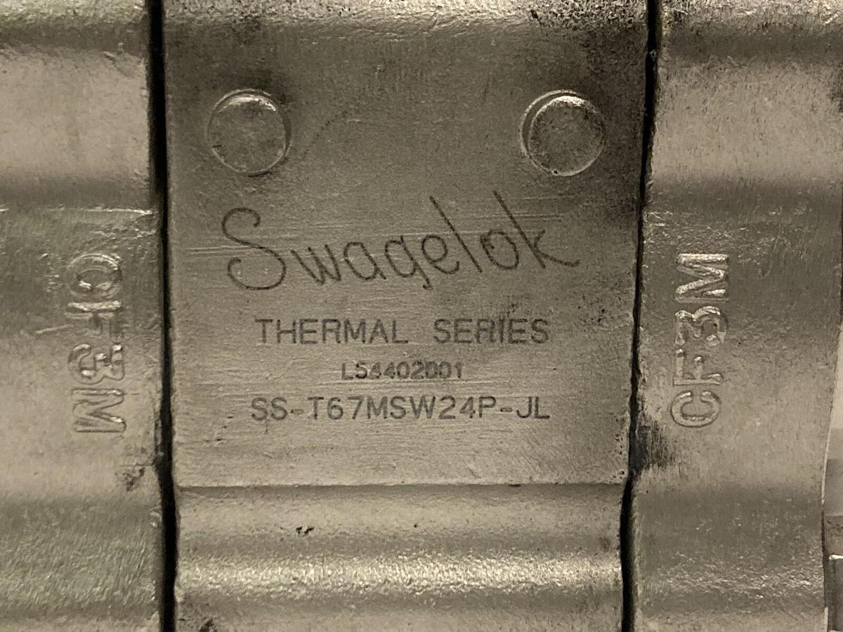 Used Swagelok,SS-T67MSW24P-JL,Manual Stainless Socket Weld 1-1/4" Ball Valve