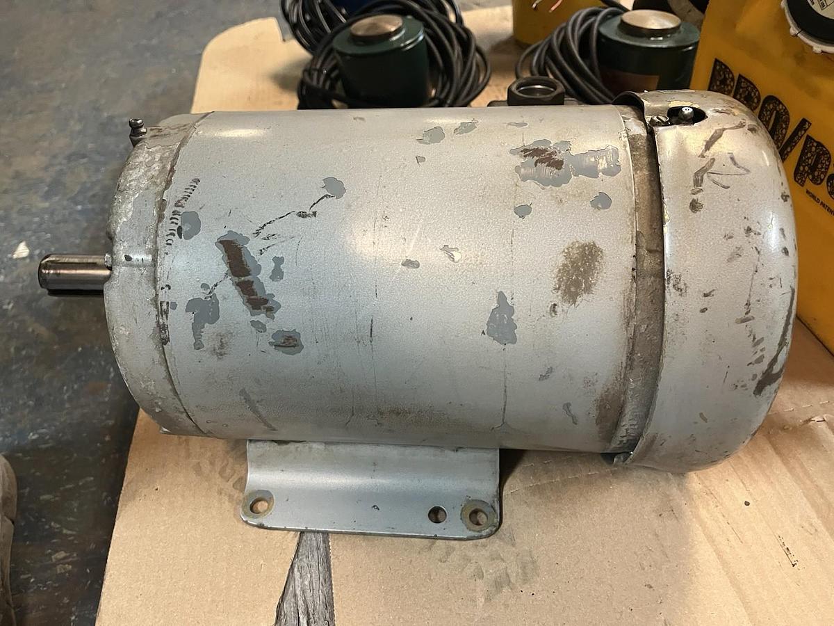 Used BALDOR,EM3613T,MOTOR 5HP 3500RPM 3PH 184T 230/460V