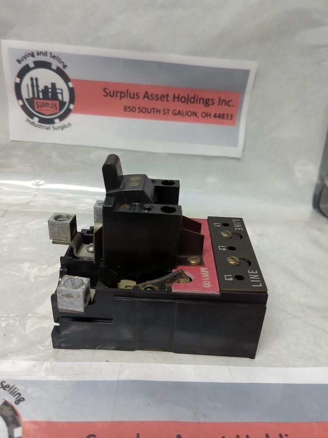 Used GE,THMC33,QMW 3-POLE FUSIBLE DISCONNECT SWITCH 100 AMP PRE-OWNED