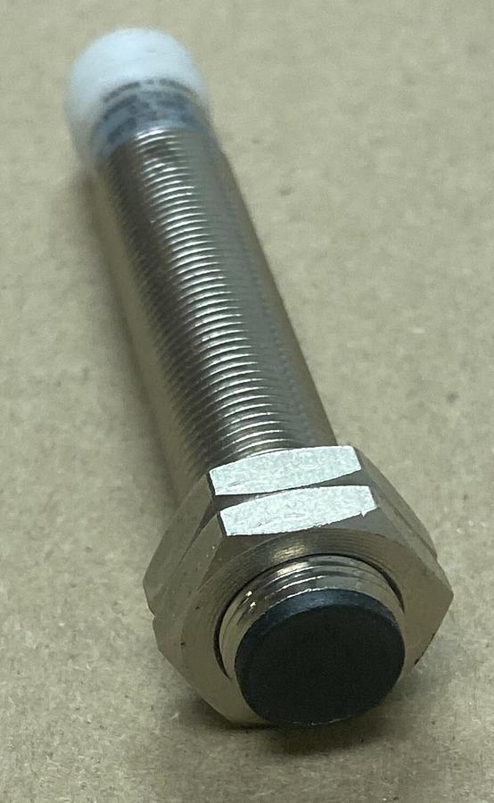 Used Eaton Cutler-Hammer,E57-12LE06-AA,Proximity Sensor