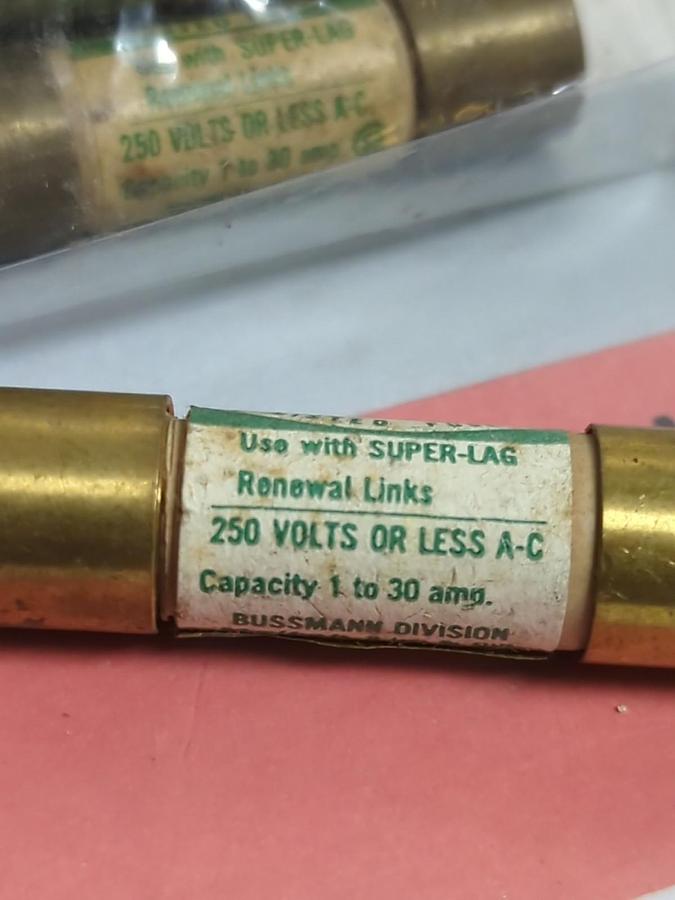 COOPER BUSSMANN,REN-30,RENEWABLE 30 AMP FUSE LOT OF 40 PRE-OWNED