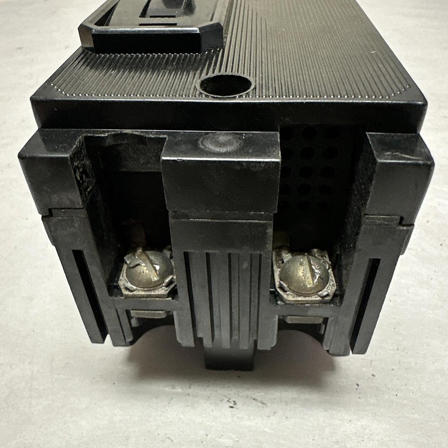 Used ITE,ET15,15 Amp 2 Pole Circuit Breaker