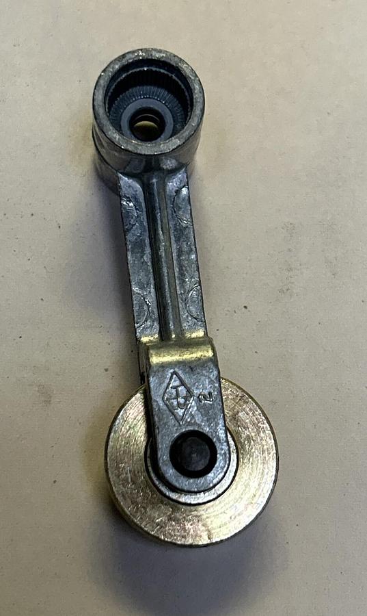 Used GENERAL ELECTRIC,9902J100B,ROLLER LEVER ARM NOS