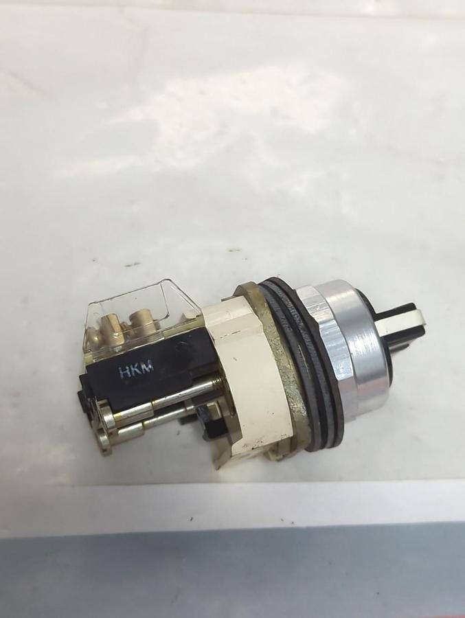 Used ALLEN BRADLEY,800T-J19,SERIES N SELECTOR SWITCH PRE-OWNED