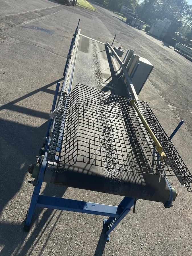 Used Lewco,S12518-001-01,Motorized Conveyor 144"' x 24"