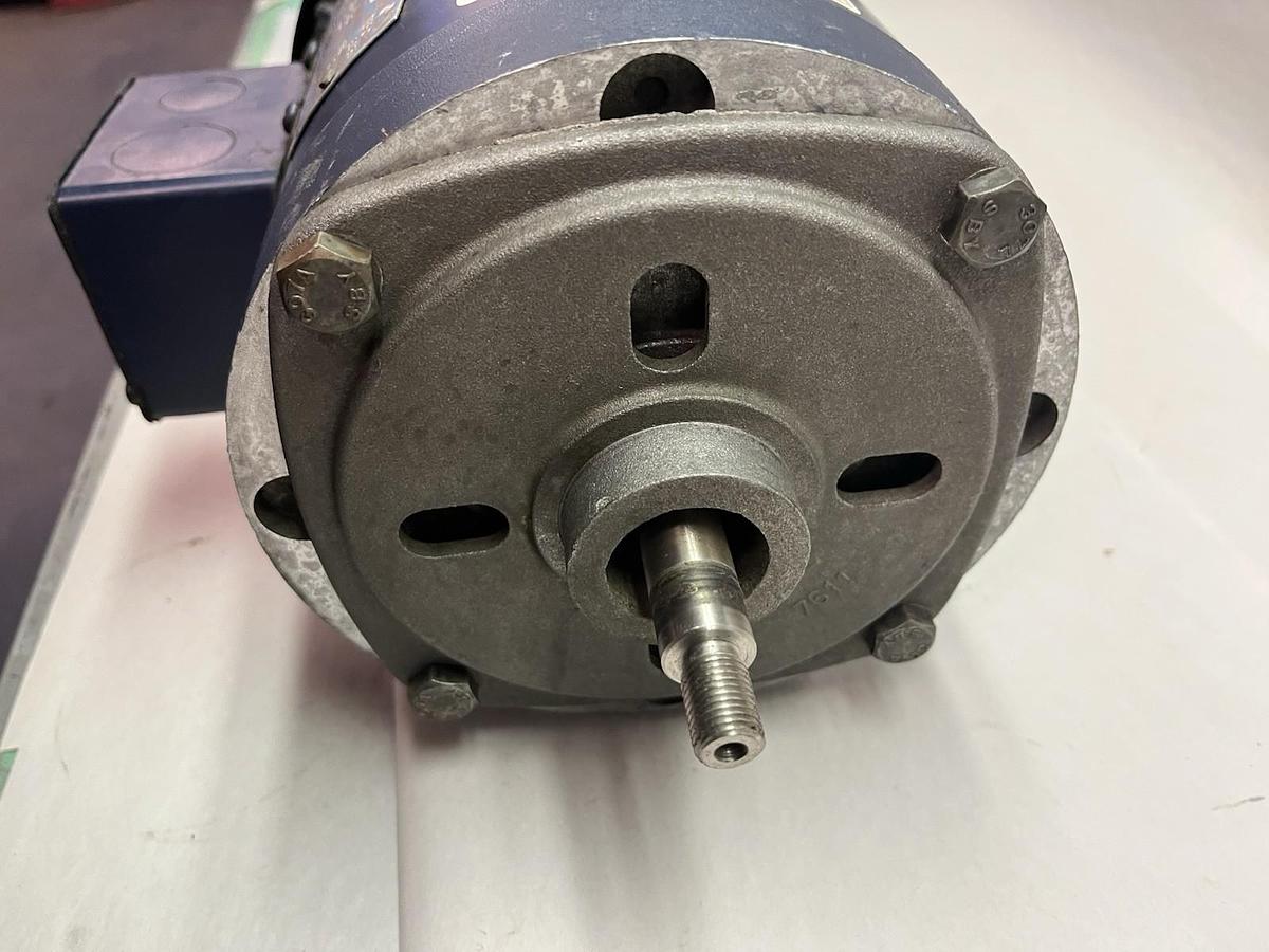 Used LEESON,113028.00,ELECTRIC MOTOR 3/4HP 3450RPM 3PH 056J