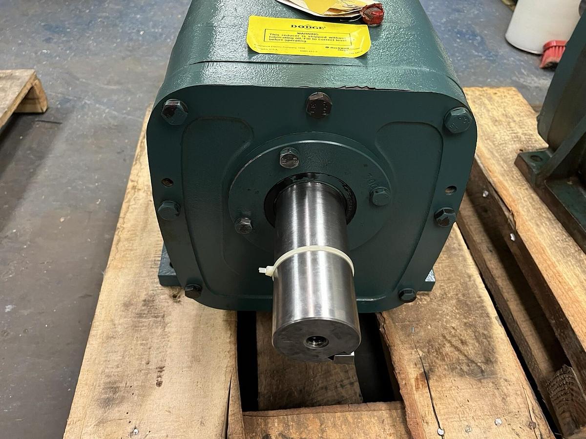 DODGE,DCR-3,MAXUM GEAR REDUCER RATIO 11.33 INPUT 40 HP 1750 RPM OUTPUT 154RPM