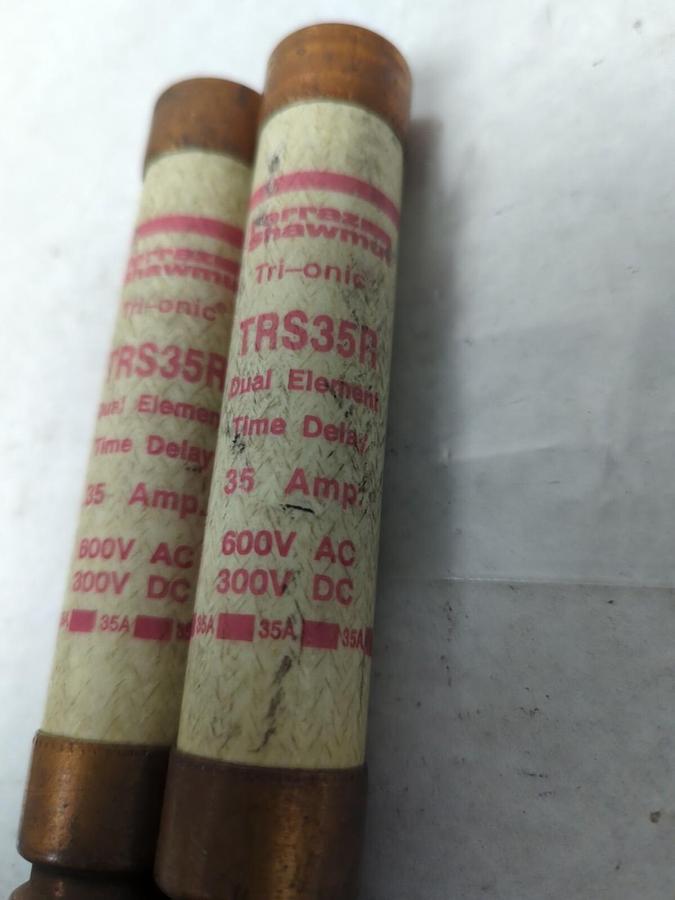 Used FERRAZ SHAWMUT,TRS35R,TRI-ONIC 35 AMP FUSE LOT OF 2 PRE-OWNED