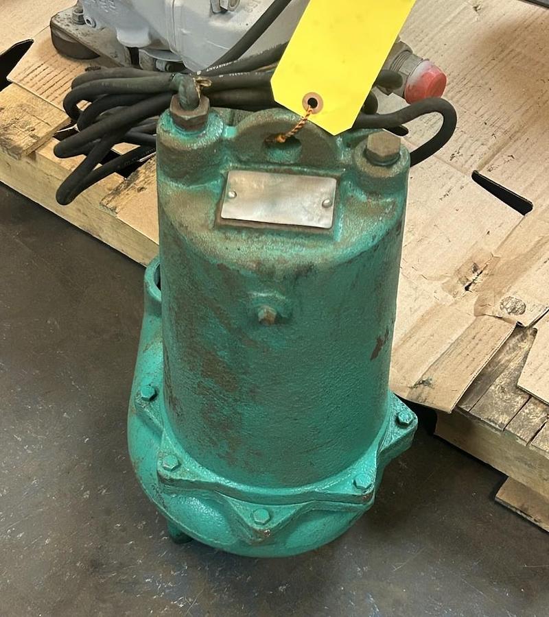 Used MYERS,SB1-1/2-A,SUBMERSIBLE SEWAGE PUMP 1/2HP 230V
